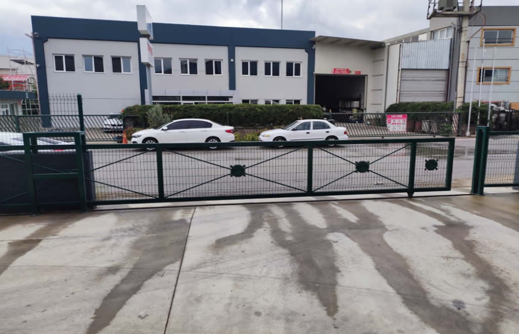 yana kayar bahçe kapıları